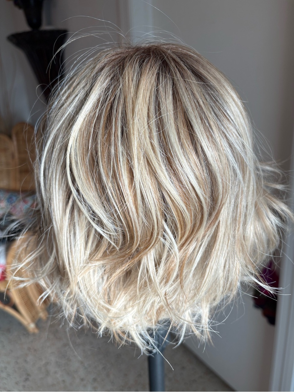 RENE OF PARIS BRANN Sea Salt Blonde R! Feather layers & gentle waves. HF.
